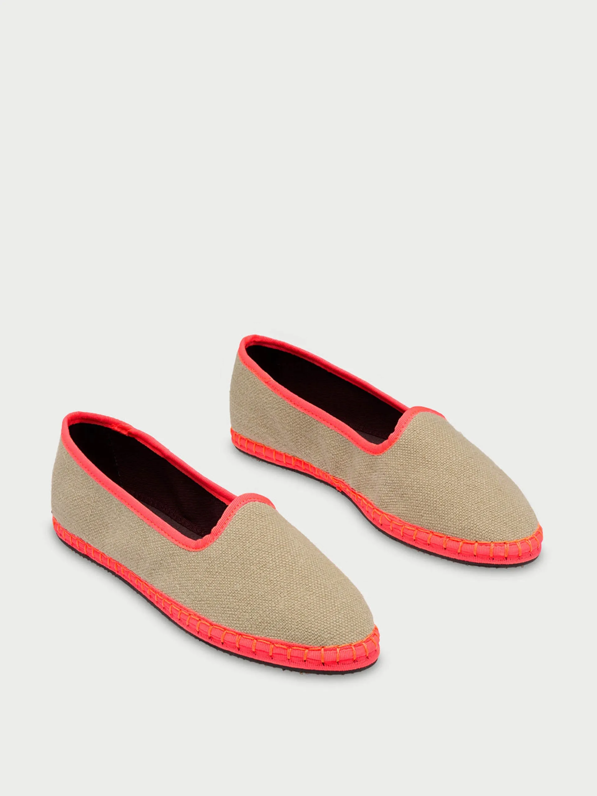 Beige Snow flats