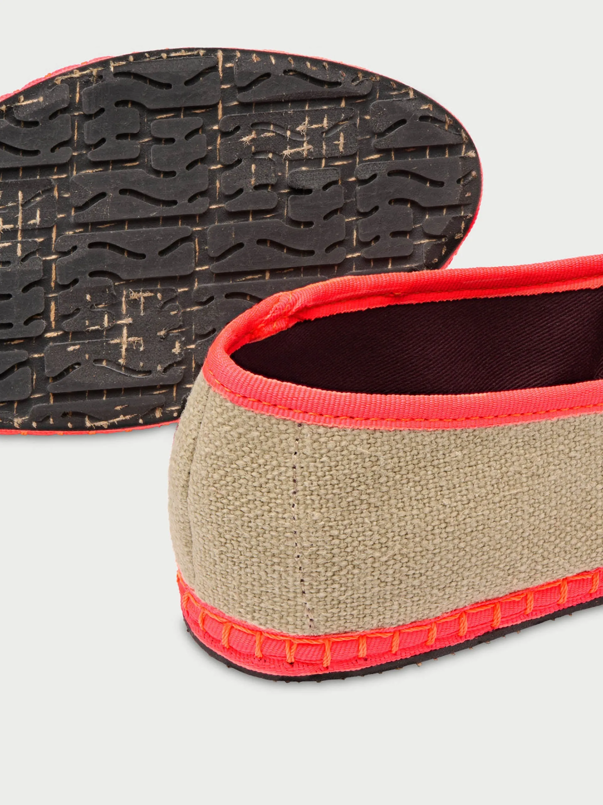 Beige Snow flats