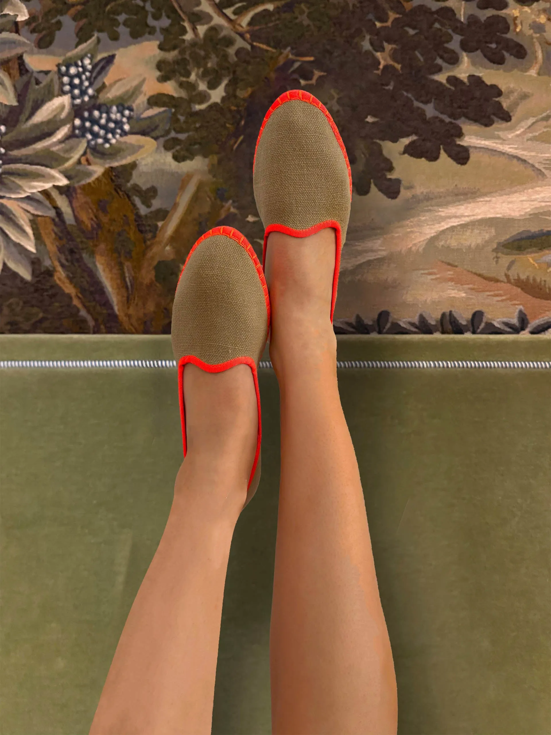 Beige Snow flats