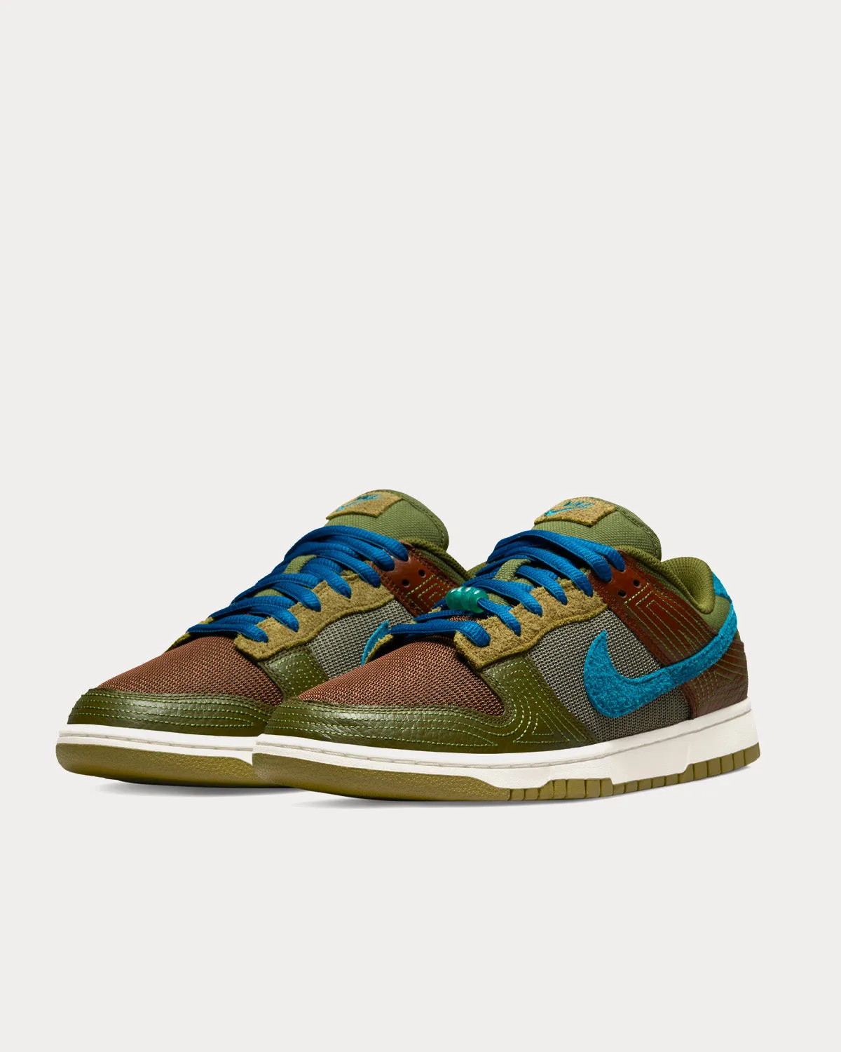 Dunk Low NH Cacao Wow Low Top Sneakers