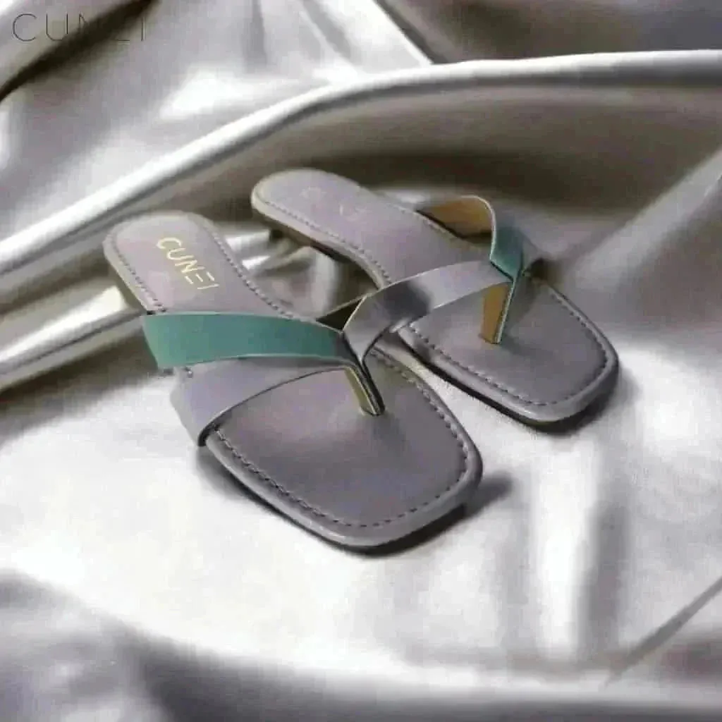 Lilac Singularity Flats