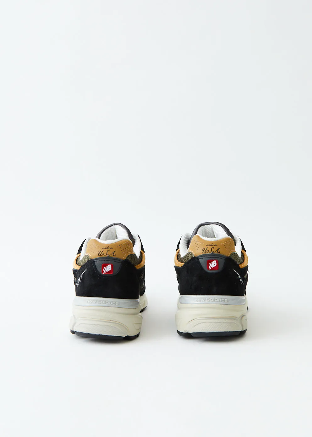 MADE in USA 992v3 Sneakers