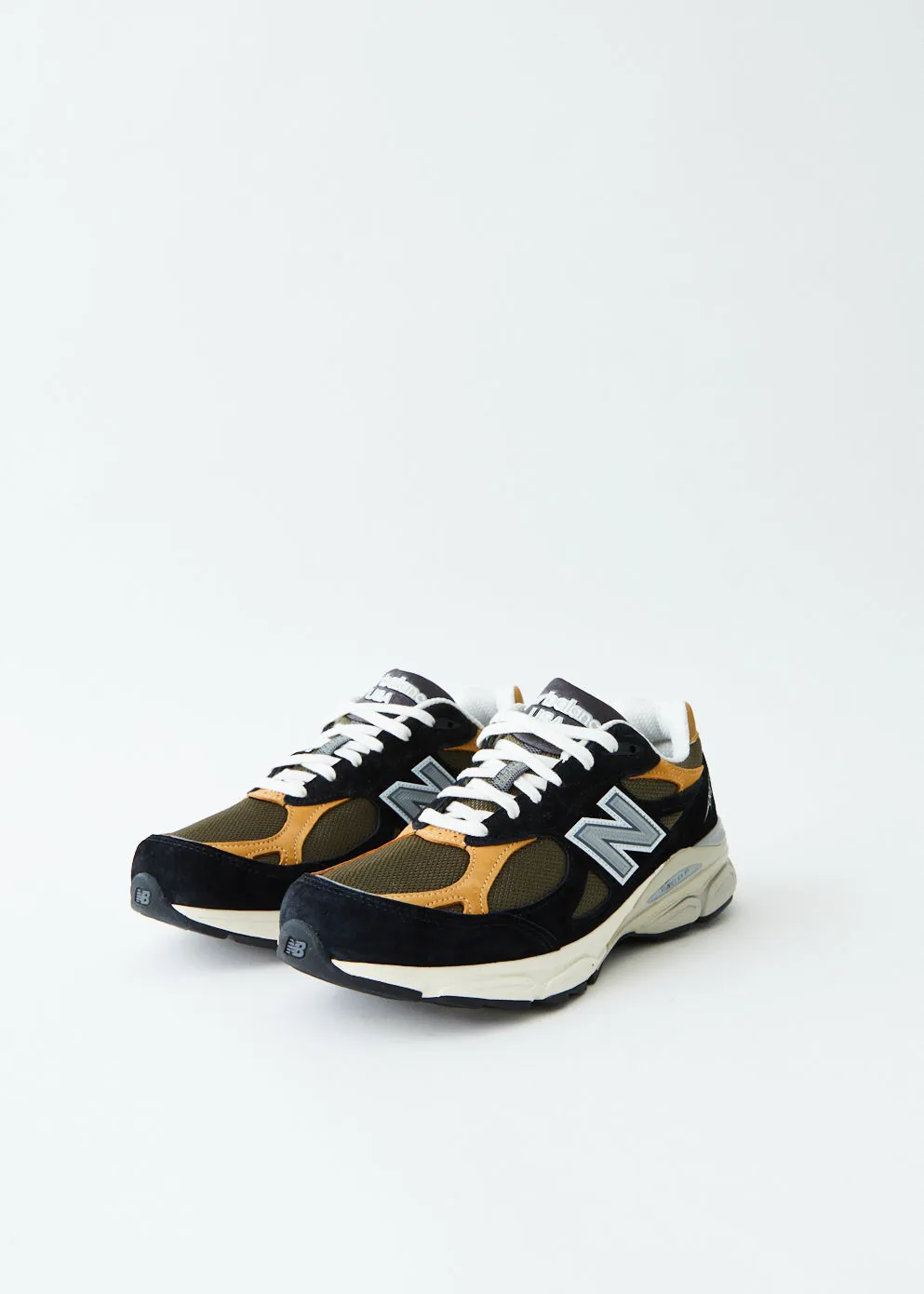MADE in USA 992v3 Sneakers