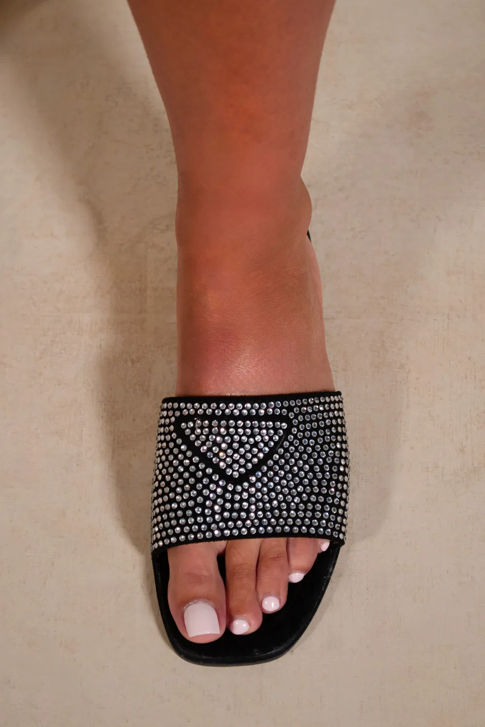 MORGAN FLAT SLIDER WITH EMBELLISHED DETAIL SINGLE BAND IN BLACK