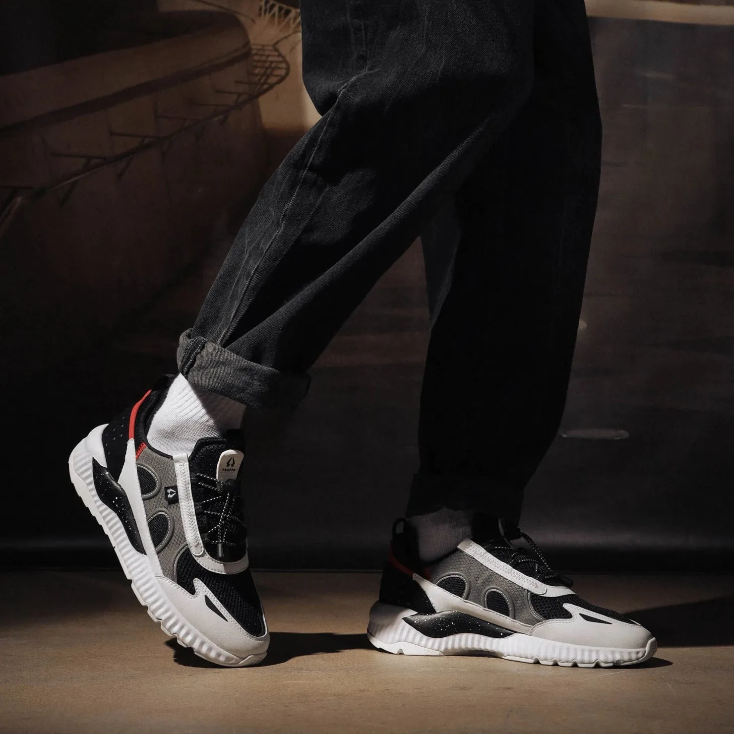 TRAFFA Vaan Zii Sneakers