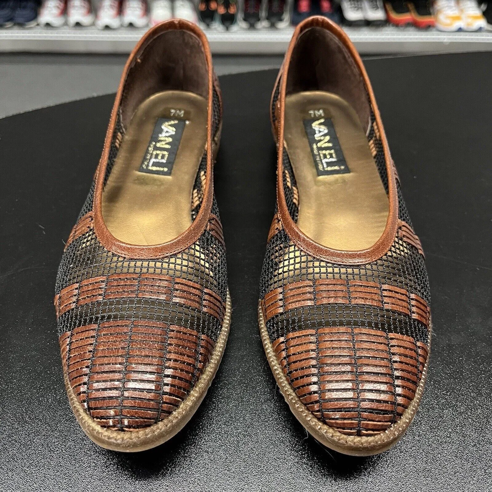 Vaneli Tan Brown Women's Flats Round Toe Size 7M