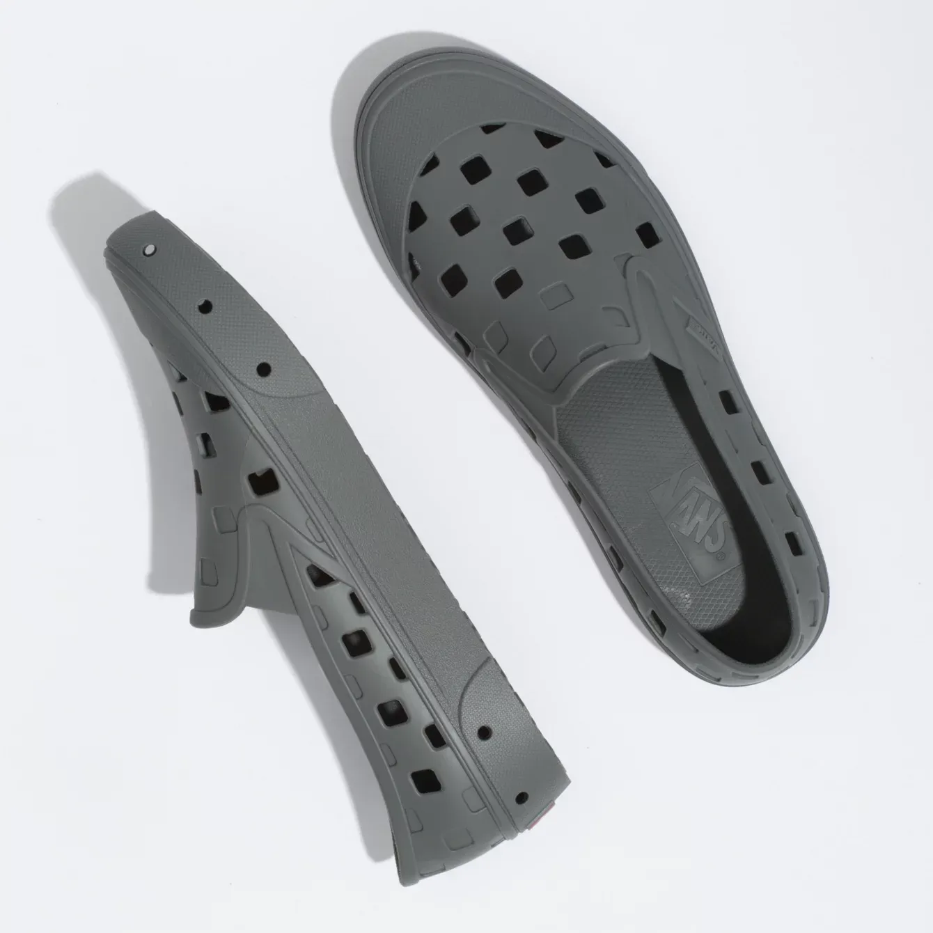 VANS TREK SLIP ON PEWTER