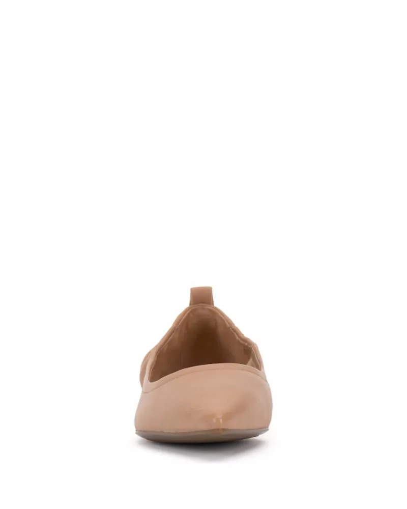 Vince Camuto Women's Ashleah Nude M