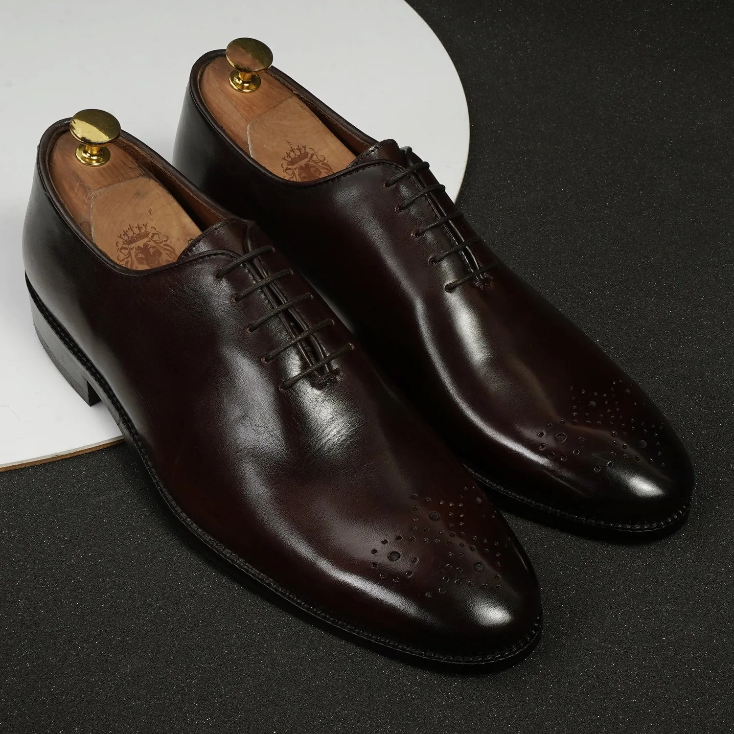 Whole Cut/One Piece Medallion Toe Dark Brown Oxford Lace-up Shoe
