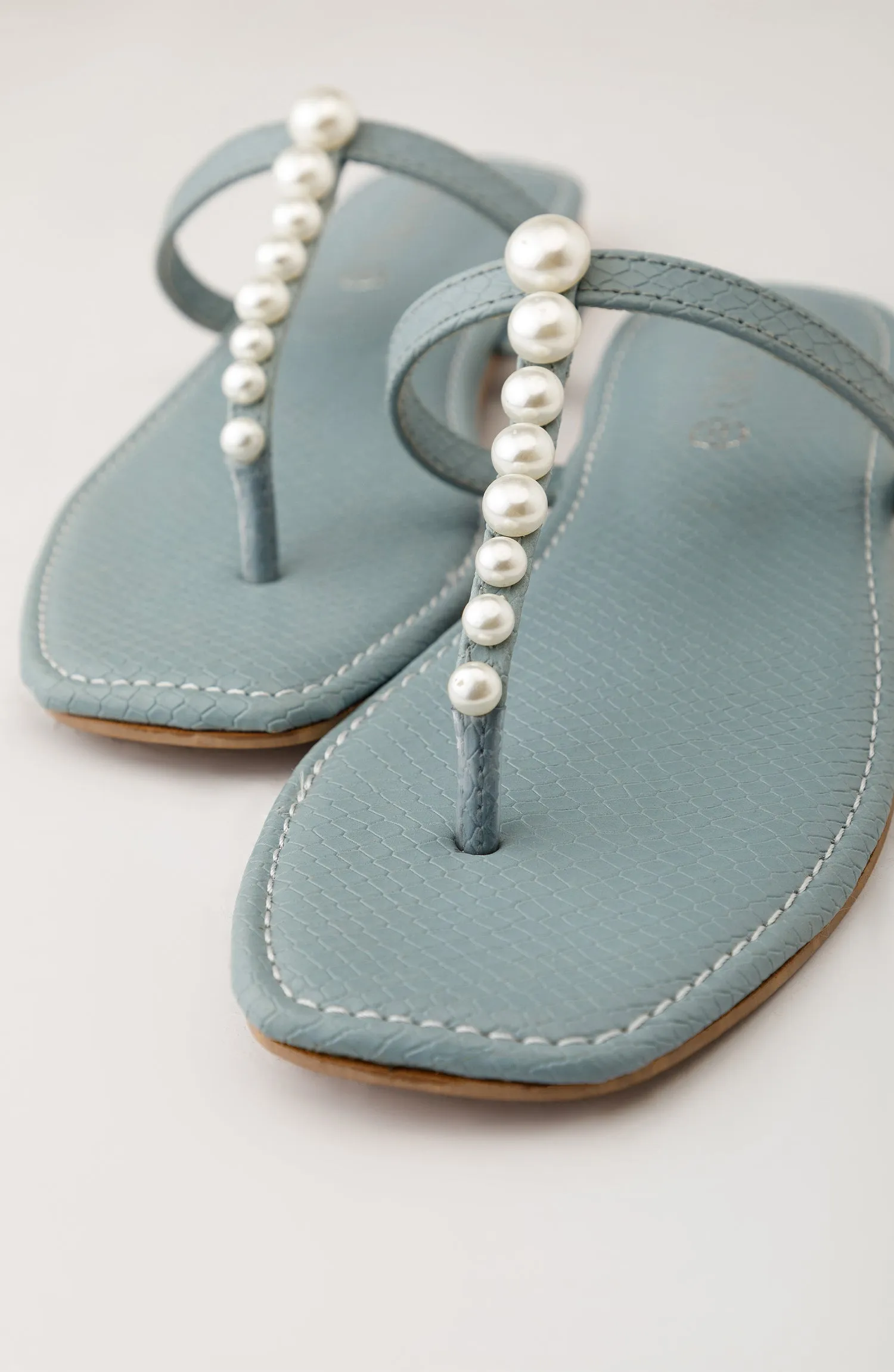 Women Slippers -  Flat Sandals - BLUE (WAFF23W-1007 SKY BLUE)