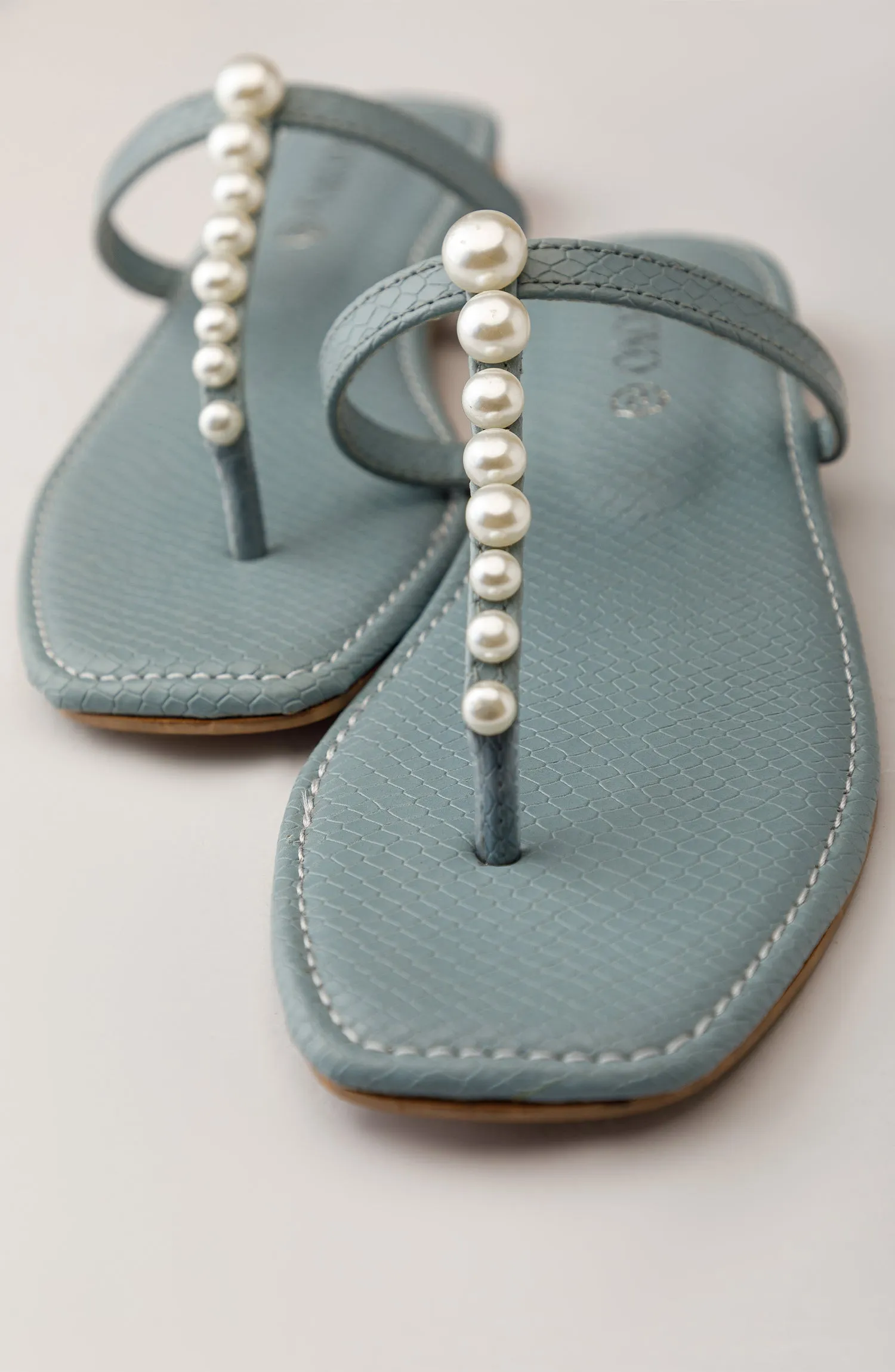 Women Slippers -  Flat Sandals - BLUE (WAFF23W-1007 SKY BLUE)